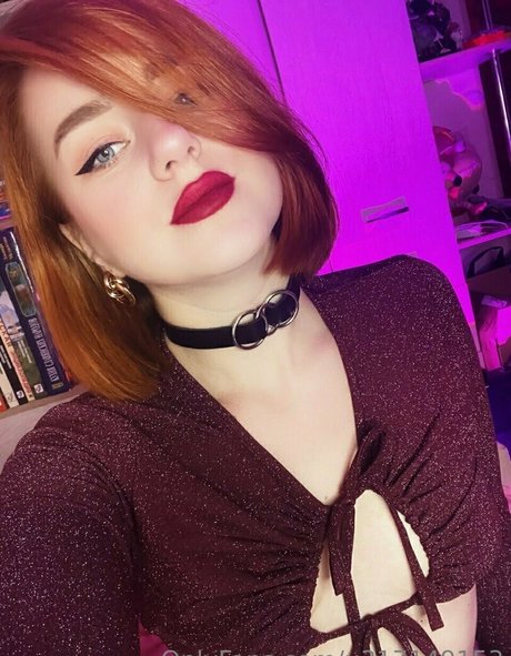 sarah holland free actress images