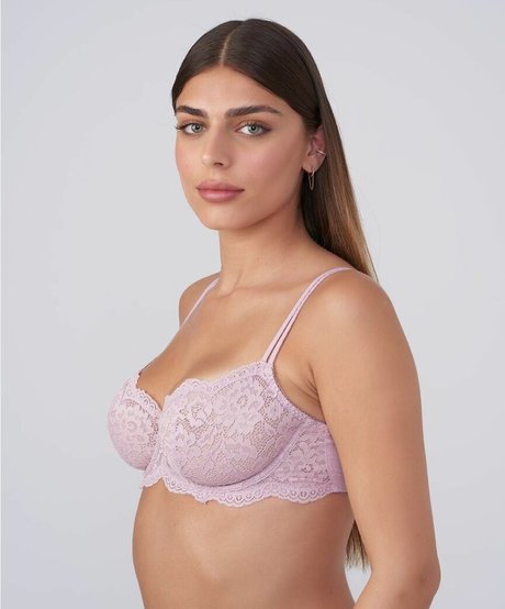 Noya Arviv model xxx pic