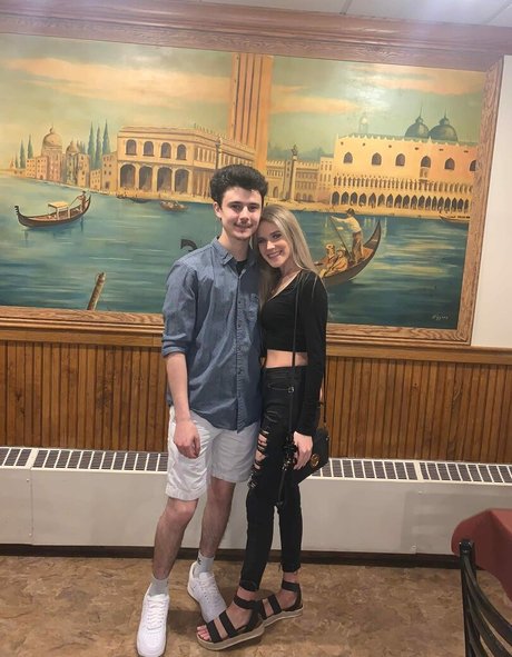 Alyssa Bryanne model perfect photo