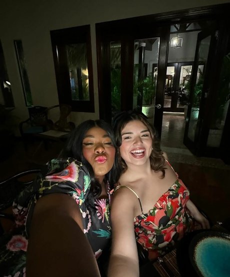 Alondra Larson star hot photos