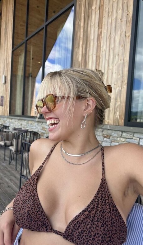 Renee Rapp pornstar images