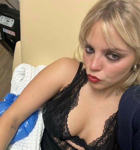 Renee Rapp nudes actress gallery