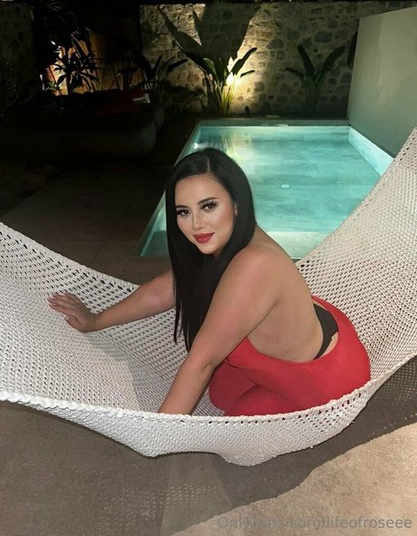 lifeofroseee pornographic actress photo