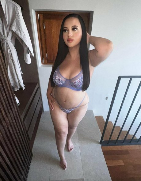 lifeofroseee model hd pics