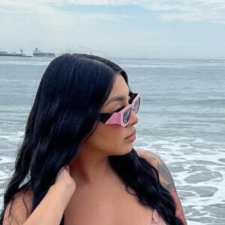 Zslaay model hd photo