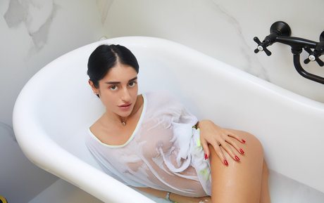 Laia model perfect photo