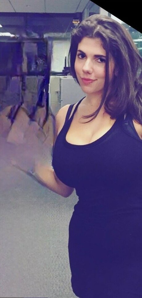 Emily Helen Barry Profile pic