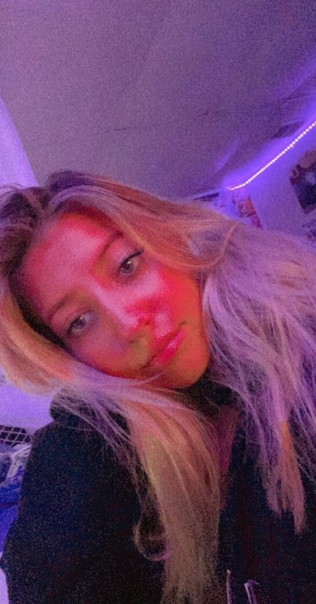 Chelsea Mariani nice model galleries