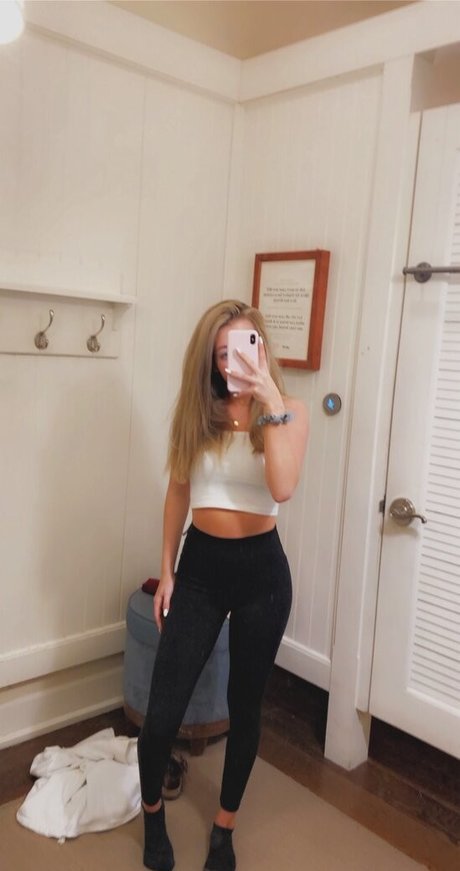 Chelsea Mariani nice pornstar galleries