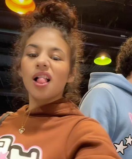 Holly Hennessy model hot archive