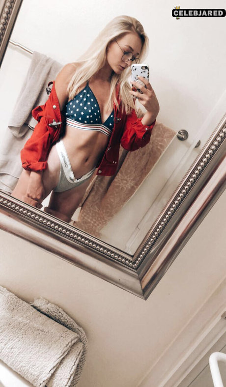 Zola Bzdek star sex img