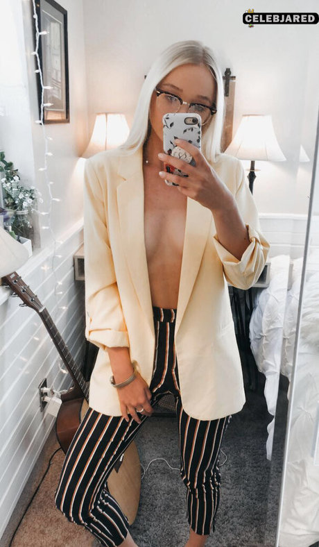 Zola Bzdek pornstar img