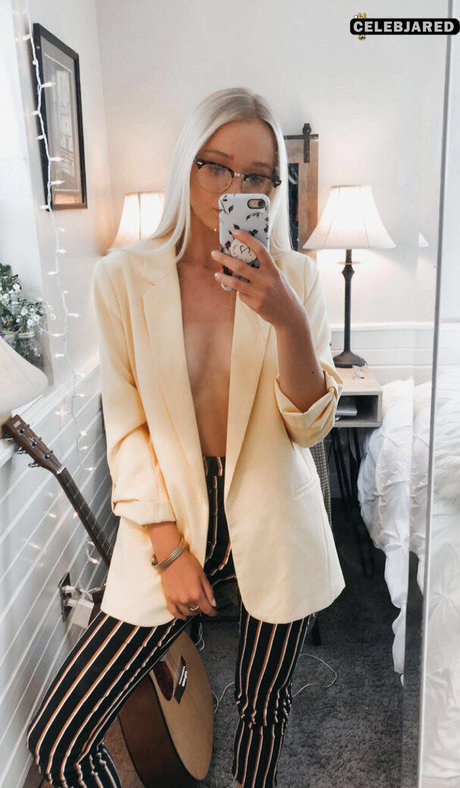 Zola Bzdek art actress pics