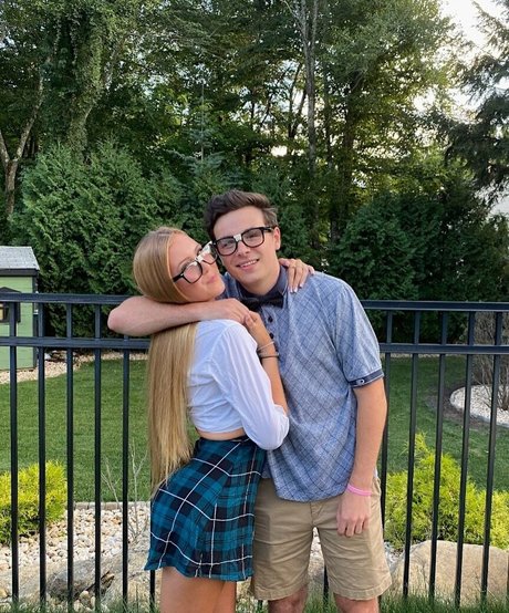 Lindsay Farland model pornographic image