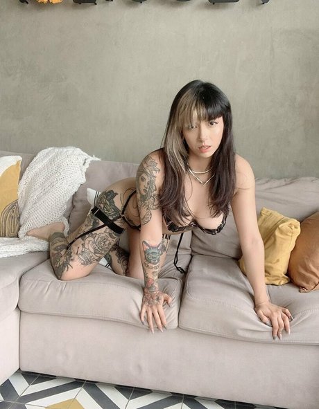 Vikat Bang nude star img