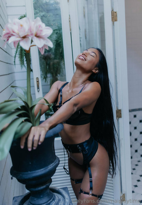 maiplaytime pornstar nude pic