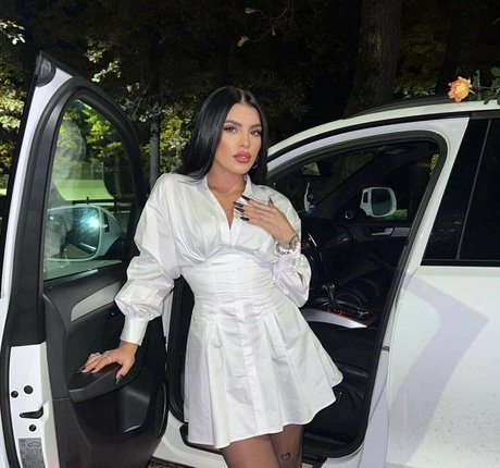 claudiroxa xxx star photo