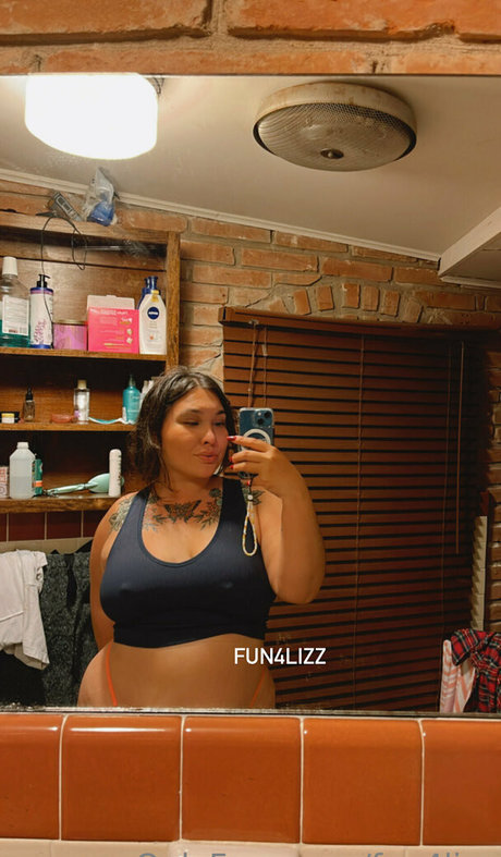 fun4lizz model exclusive pic