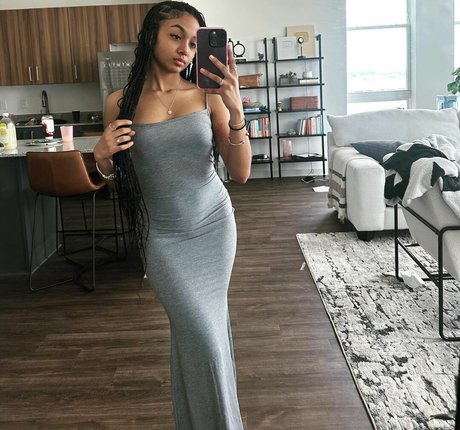 Lexi Vee model beautiful pic