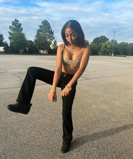 Lexi Vee model top pictures