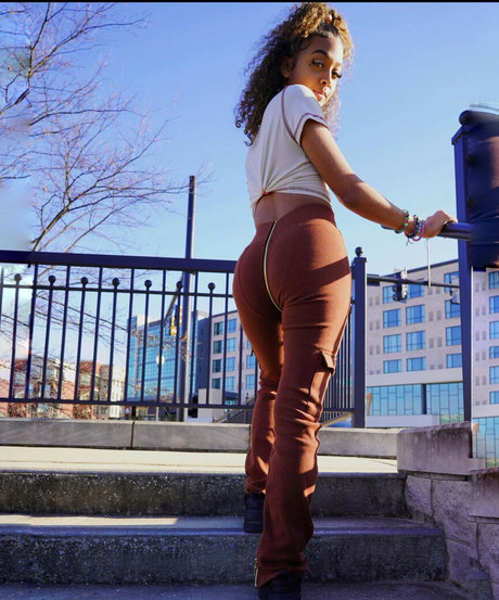 Lexi Vee erotic actress pics