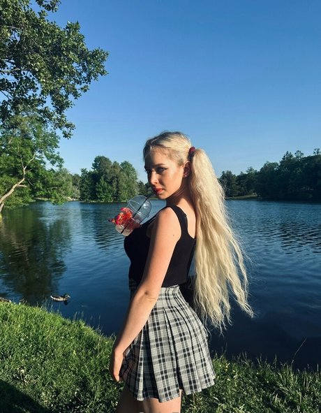 chloe lust top model photos