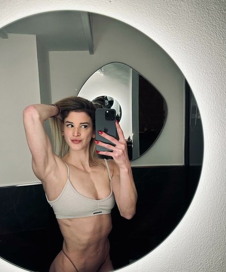 Vanessa Anoe nudes star pic