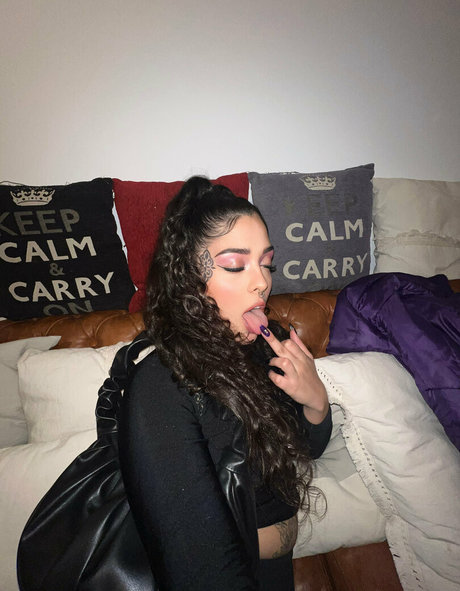 camilanora free star img