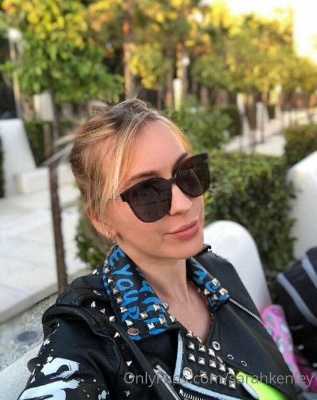 sarahkenley art actress photo