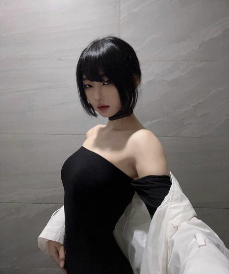 Daturakisses erotic pornstar picture