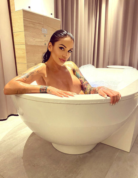 Iraya Bedmar model beautiful gallery