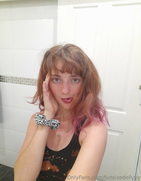 funsizedellyuwu model adult pics