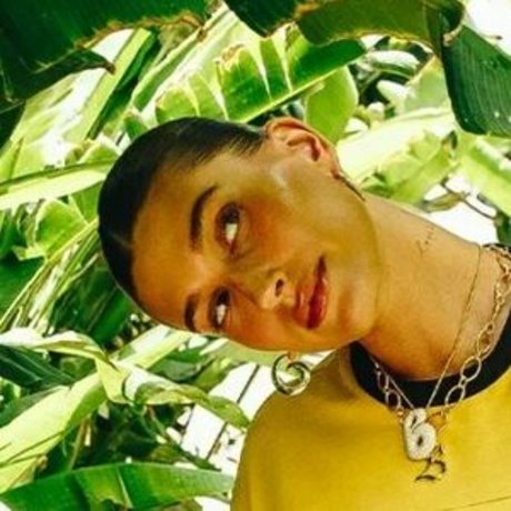 Hailey Baldwin exclusive star picture