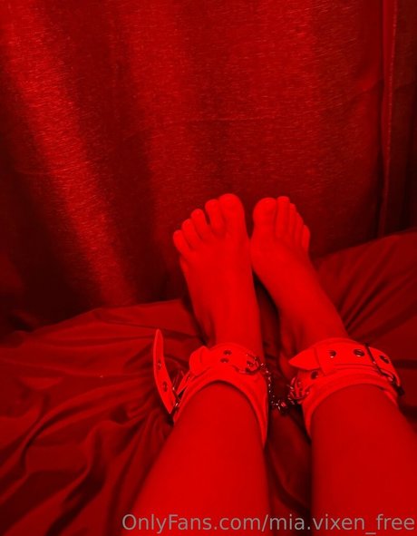 mia vixen free hot actress photo