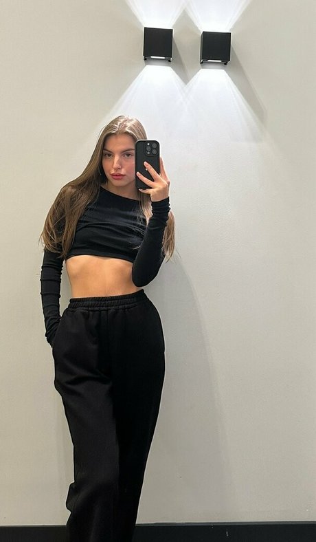 vixydi free hot model galleries