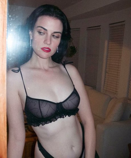 Kelleth Cuthbert hd actress galleries