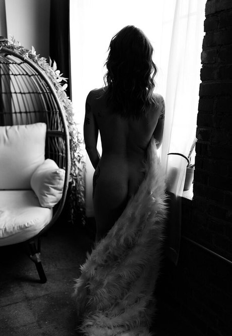 belle corinne star hot picture