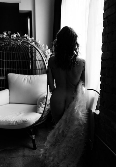 belle corinne sexy star pictures