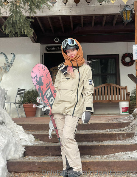 ridewithcarms model hd photo