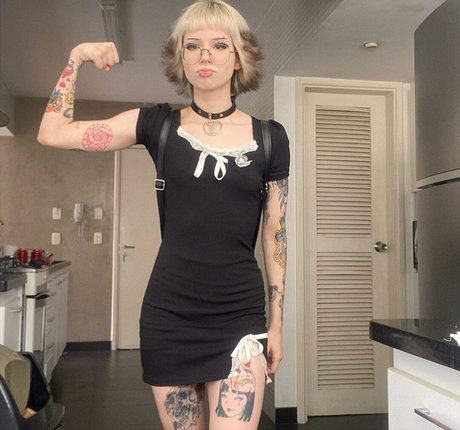 Luh Setra free actress photo