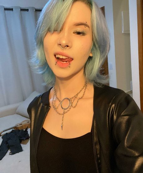 Luh Setra pornstar top photo