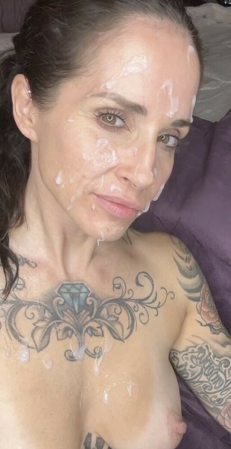 Leigh Wolfe model free photos