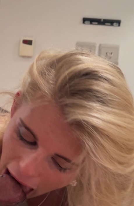 Zara Deeley pornstar pretty pictures