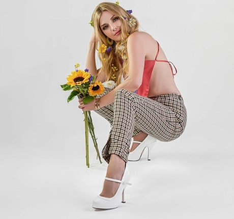 Jen Lilley best model image