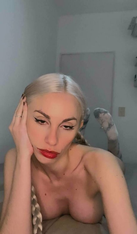 princesspassengerr model sexy archive