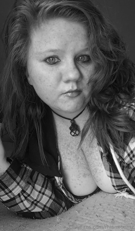 rhiannonmz star erotic photos