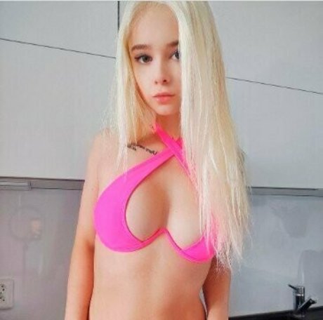 mia moxie free star pics