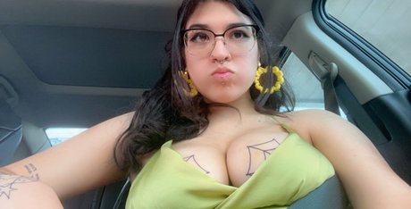 thick latina onlyfans erotic image