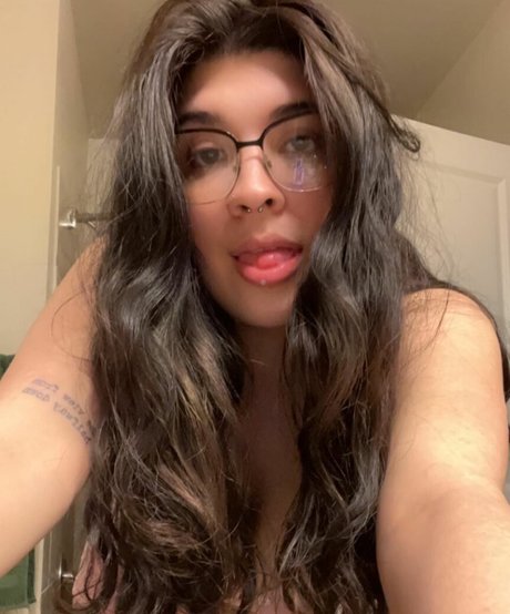 IiIjiggles model img