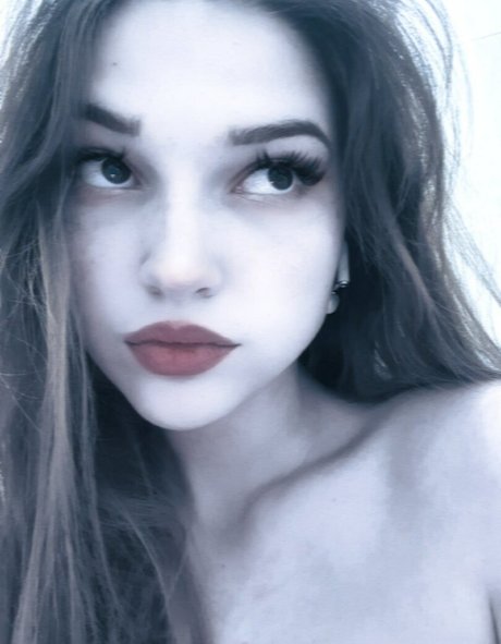 qanqyz45 porn model photo